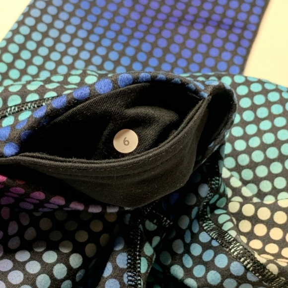 Beautiful lululemon leggings - Picture 6 of 6